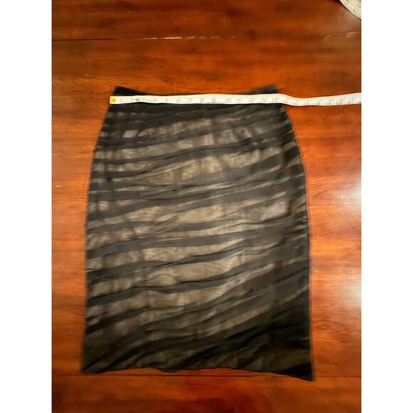 Teri Jon by Rickie Freeman Pencil Skirt Sz 8 Ruched Black Tulle Over Light Tan - Picture 6 of 9